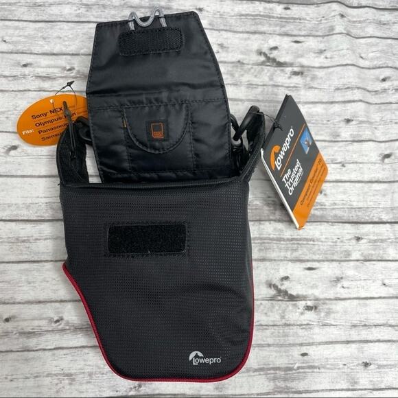 Lowepro Brand New Black Compact Courier 70 Shoulder Camera Bag Photography - Picture 3 of 9